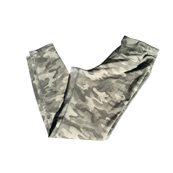 Women’s army green tights by Danskin. Size Large - Picture 2 of 4